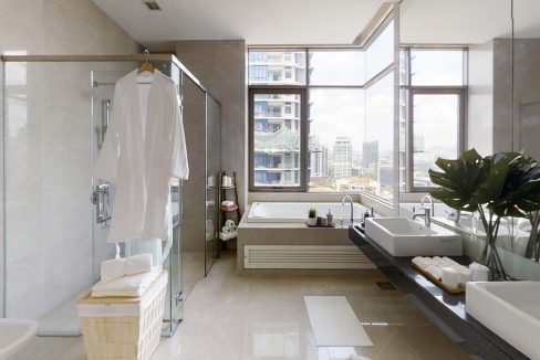 SURIA-STONOR-3282-SqFt-Bathroom