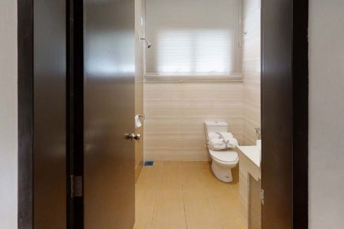 Cendana-Puncak-Bestari-Bathroom