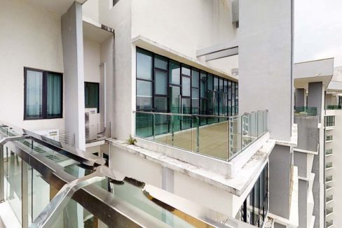 Impiana-5780-sqft-Staircase