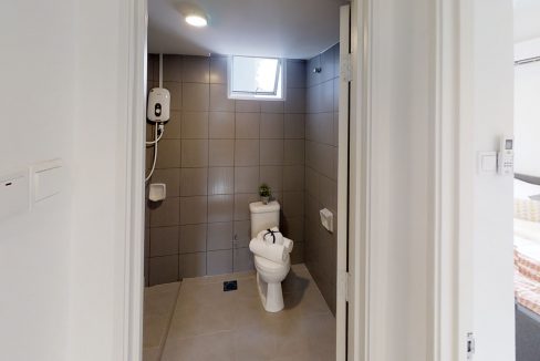 SKYVILLA-CONDOMINIUM-Level-13A-Bathroom