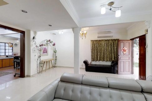 Yins-Court-Party-House-Home-Stay-Inside-Living-Room