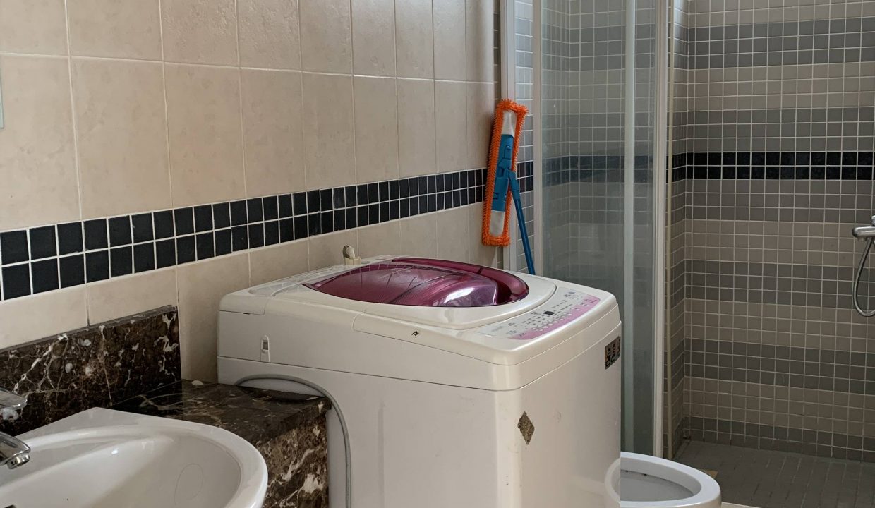 OFUEHD0ISRSIREJK-medium